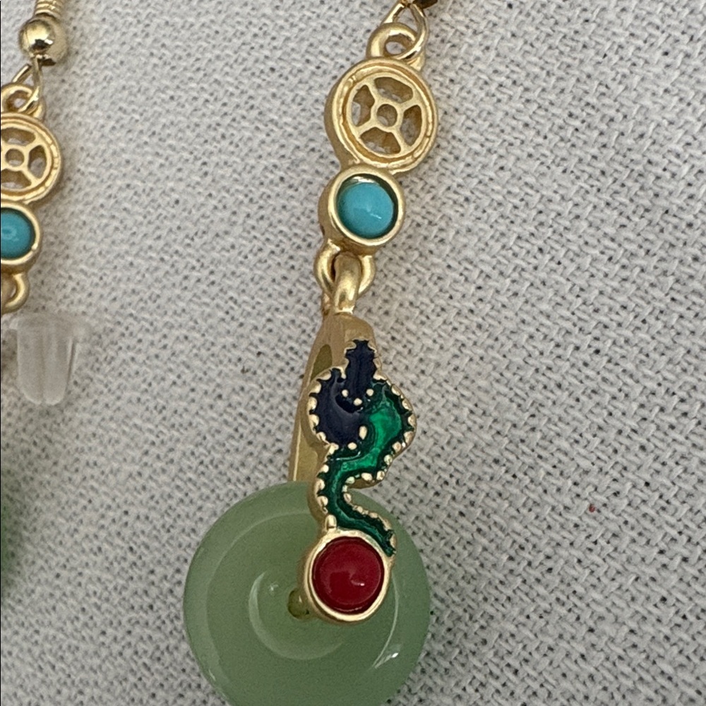 Elegant Gold and Green Earrings - Picture 2 of 6